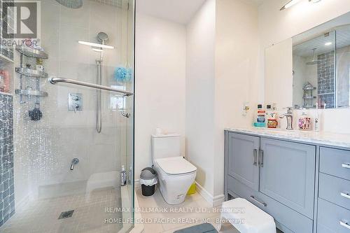 303 Wenlock Avenue, Richmond Hill, ON - Indoor Photo Showing Bathroom