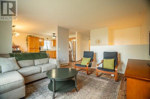 78 Chittim Road, Chatham-Kent (Blenheim), ON - Indoor Photo Showing Living Room