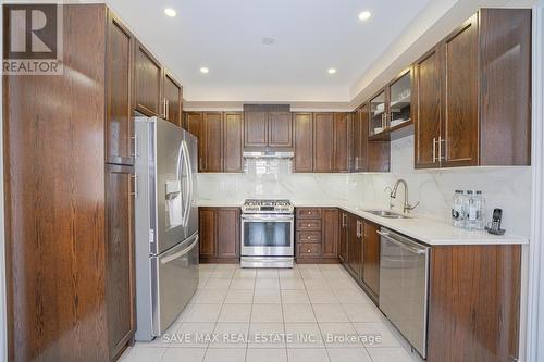 26 Interlude Drive, Brampton, ON - Indoor Photo Showing Kitchen With Double Sink With Upgraded Kitchen