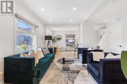 Upper - 63 Port Street W, Mississauga, ON - Indoor Photo Showing Living Room