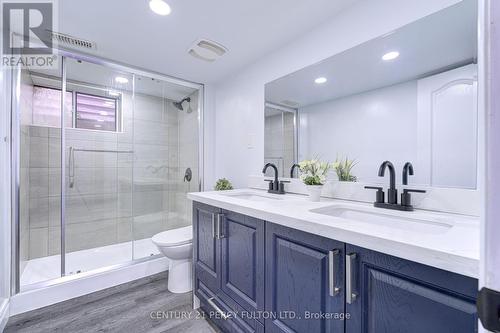 477 Britannia Avenue, Hamilton, ON - Indoor Photo Showing Bathroom