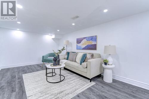 477 Britannia Avenue, Hamilton, ON - Indoor Photo Showing Living Room