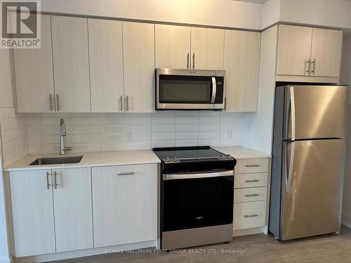 604 - 2550 Simcoe Street N, Oshawa (Windfields), ON - Indoor Photo Showing Kitchen With Stainless Steel Kitchen