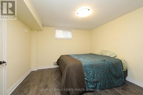 207 Lee Avenue, Whitby, ON - Indoor Photo Showing Bedroom