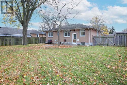 207 Lee Avenue, Whitby, ON - Outdoor