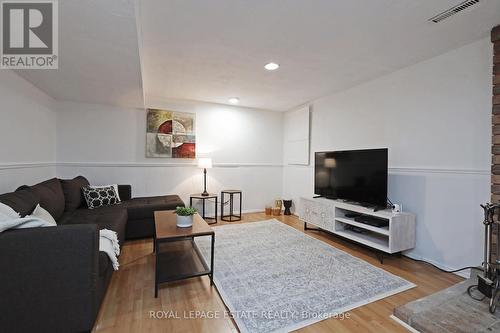 97 Swanston Crescent, Ajax, ON - Indoor Photo Showing Living Room