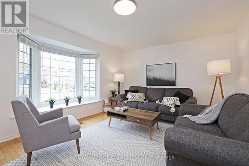 97 Swanston Crescent, Ajax, ON - Indoor Photo Showing Living Room