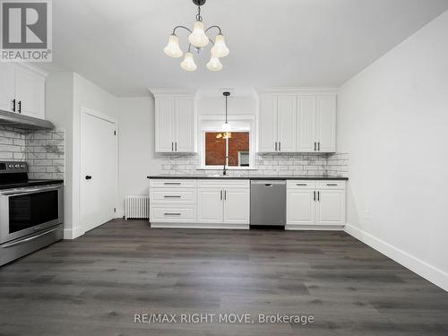 206 Mary Street, Orillia, ON - Indoor Photo Showing Kitchen