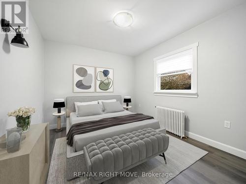 206 Mary Street, Orillia, ON - Indoor Photo Showing Bedroom