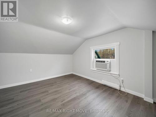 206 Mary Street, Orillia, ON - Indoor Photo Showing Other Room