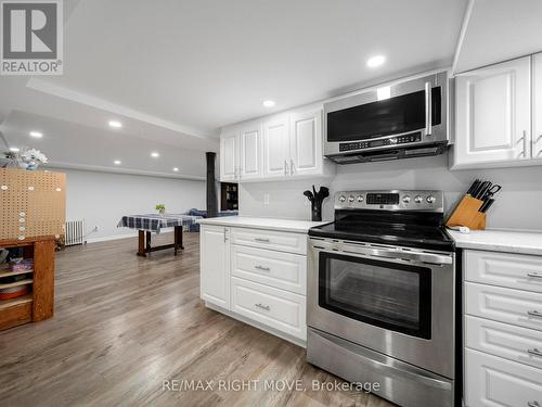 206 Mary Street, Orillia, ON - Indoor Photo Showing Kitchen