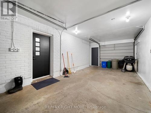 206 Mary Street, Orillia, ON - Indoor Photo Showing Garage