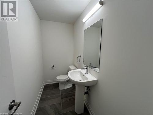 258 Hespeler Road Unit# 30, Cambridge, ON - Indoor Photo Showing Bathroom