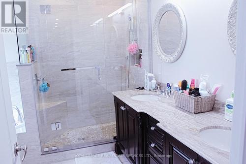 5153 Bunton Crescent, Burlington, ON - Indoor Photo Showing Bathroom