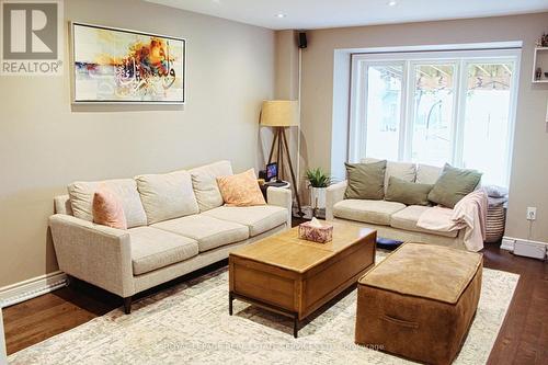 5153 Bunton Crescent, Burlington, ON - Indoor Photo Showing Living Room