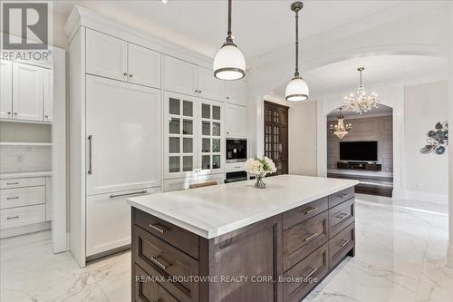 122 Sybella Drive, Oakville, ON - Indoor Photo Showing Kitchen