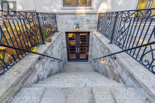 122 Sybella Drive, Oakville, ON - Outdoor With Exterior