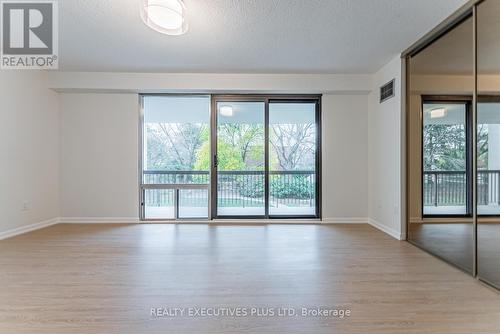 202 - 2175 Marine Drive, Oakville, ON - Indoor Photo Showing Other Room