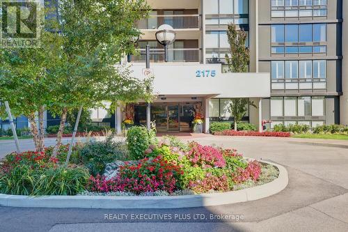 202 - 2175 Marine Drive, Oakville, ON - Outdoor