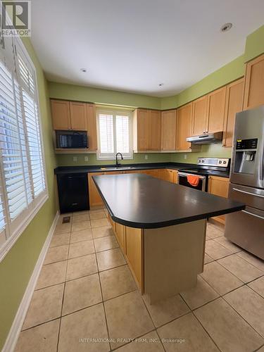 2176 Highcliffe Way, Oakville, ON - Indoor Photo Showing Kitchen