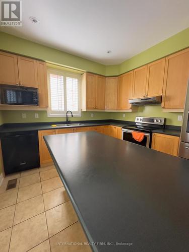 2176 Highcliffe Way, Oakville, ON - Indoor Photo Showing Kitchen