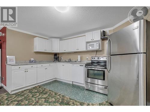 933 Harvey Avenue Unit# 110, Kelowna, BC - Indoor Photo Showing Kitchen