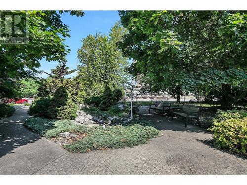 933 Harvey Avenue Unit# 110, Kelowna, BC - Outdoor