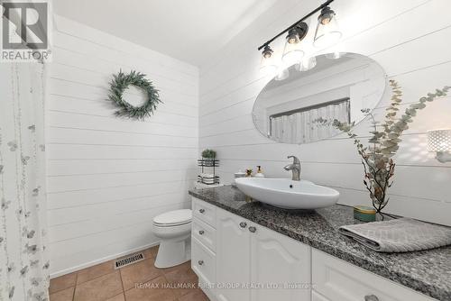 2084 Ron Harnden Road, Hamilton Township, ON - Indoor Photo Showing Bathroom