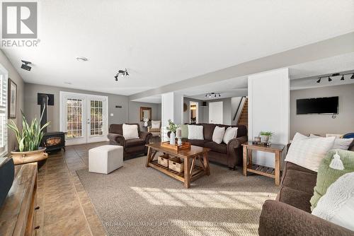 2084 Ron Harnden Road, Hamilton Township, ON - Indoor Photo Showing Living Room