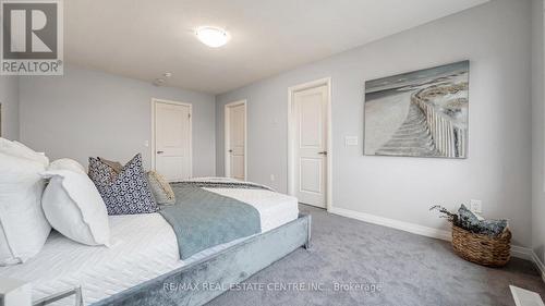 320 Bismark Drive, Cambridge, ON - Indoor Photo Showing Bedroom