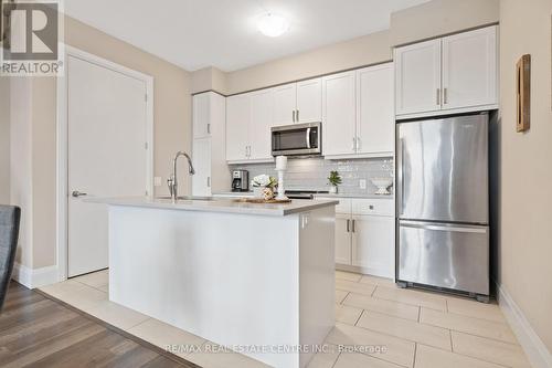 103 - 73 Arthur Street S, Guelph, ON - Indoor Photo Showing Kitchen With Upgraded Kitchen