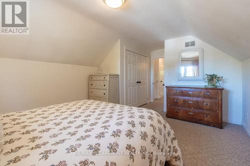 94 Queensdale Avenue E, Hamilton, ON - Indoor Photo Showing Bedroom