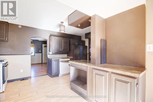 5 Porter Avenue, Haldimand, ON - Indoor Photo Showing Kitchen