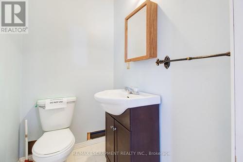 5 Porter Avenue, Haldimand, ON - Indoor Photo Showing Bathroom