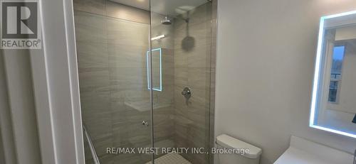 428 - 181 Sheppard Ave Avenue S, Toronto, ON - Indoor Photo Showing Bathroom