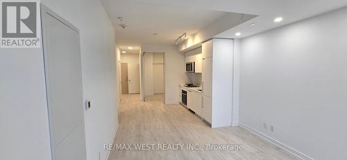 428 - 181 Sheppard Ave Avenue S, Toronto, ON - Indoor Photo Showing Other Room