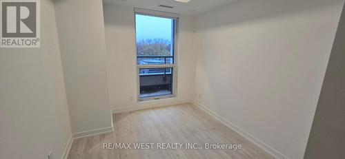 428 - 181 Sheppard Ave Avenue S, Toronto, ON - Indoor Photo Showing Other Room