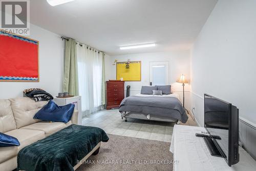 46 Kinross Street, Haldimand, ON - Indoor Photo Showing Bedroom