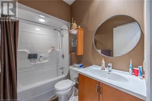 32 Blossom Avenue, Simcoe, ON - Indoor Photo Showing Bathroom