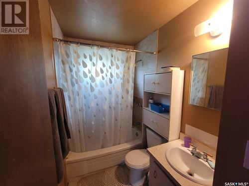 1742 Trudeau Street, North Battleford, SK - Indoor Photo Showing Bathroom