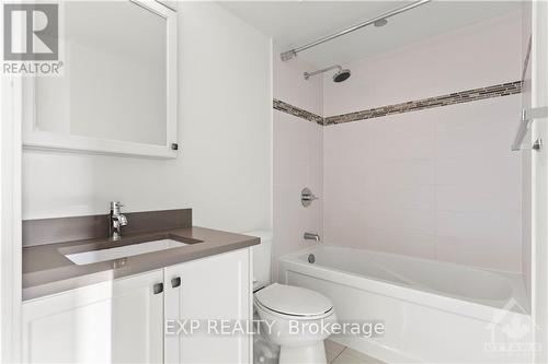 317 - 316 Bruyere Street, Ottawa, ON - Indoor Photo Showing Bathroom