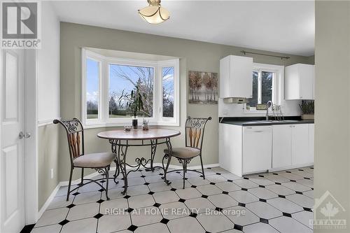 1284 Ben Royal Avenue, Ottawa, ON - Indoor Photo Showing Dining Room