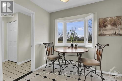 1284 Ben Royal Avenue, Ottawa, ON - Indoor Photo Showing Dining Room