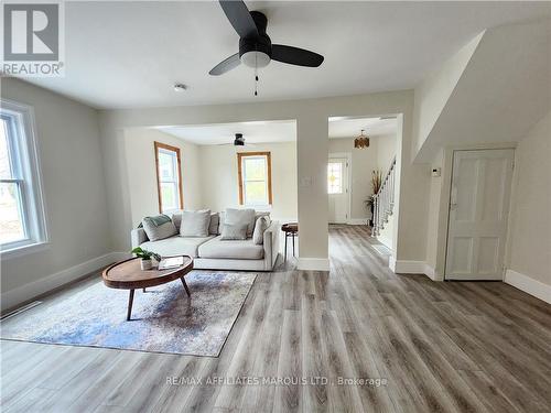 14 Oak Street, South Glengarry, ON - Indoor Photo Showing Living Room