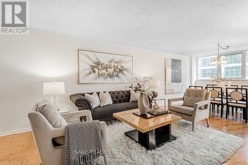 1007 - 360 Bloor Street E, Toronto, ON - Indoor Photo Showing Living Room