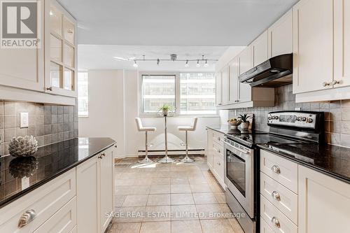 1007 - 360 Bloor Street E, Toronto, ON - Indoor Photo Showing Kitchen With Upgraded Kitchen