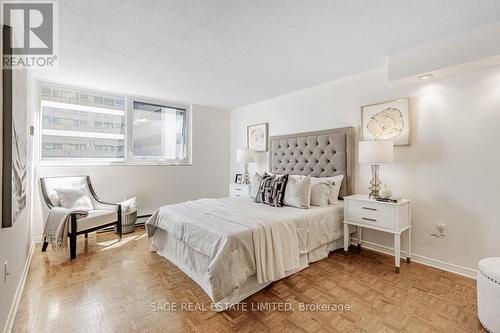 1007 - 360 Bloor Street E, Toronto, ON - Indoor Photo Showing Bedroom