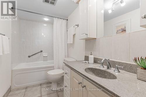 1007 - 360 Bloor Street E, Toronto, ON - Indoor Photo Showing Bathroom