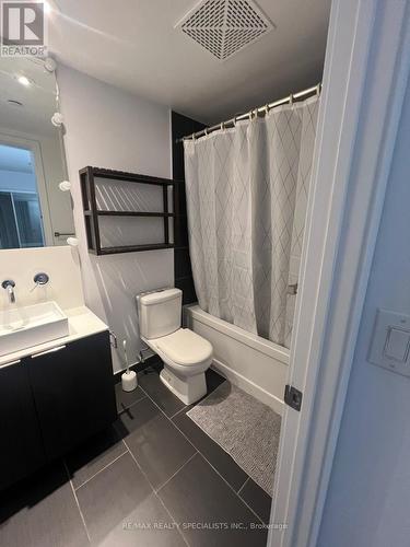 505 - 159 Dundas Street E, Toronto, ON - Indoor Photo Showing Bathroom