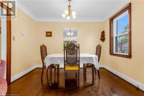 155 Walter Avenue S, Hamilton, ON - Indoor Photo Showing Dining Room